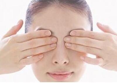 醉了！聽(tīng)信挨揍能保健，結(jié)果打出白內(nèi)障