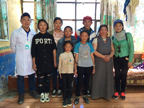 【明眸格桑花】挖蟲草眼疾多 關(guān)愛索縣兒童義診進(jìn)行時