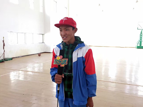 【明眸格?；ā客谙x草眼疾多 關(guān)愛索縣兒童義診進(jìn)行時