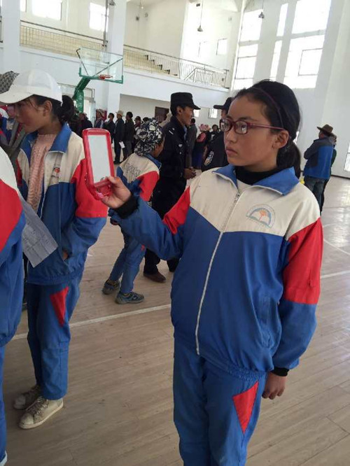 義診繼續(xù)進(jìn)行 眼疾嚴(yán)重兒童將被帶到普瑞