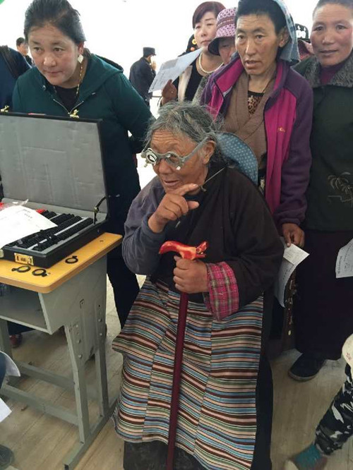 義診繼續(xù)進(jìn)行 眼疾嚴(yán)重兒童將被帶到普瑞