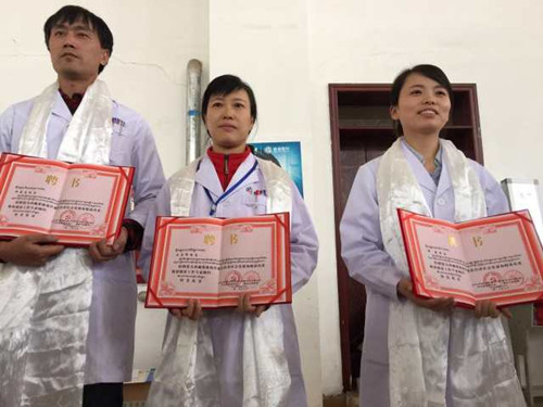 義診繼續(xù)進(jìn)行 眼疾嚴(yán)重兒童將被帶到普瑞