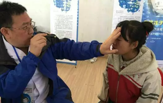 “明眸格?；ā辈氐毓P記丨天價蟲草背后的心酸