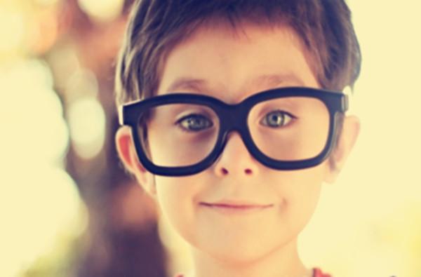 學(xué)期末，孩子近視加深怎么辦？