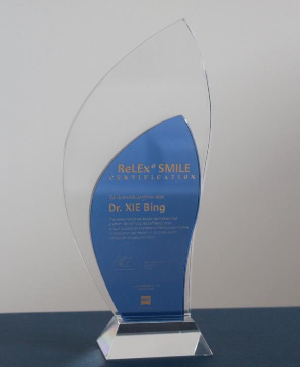 白領(lǐng)一族經(jīng)常面對(duì)電腦，可以做近視手術(shù)嗎？