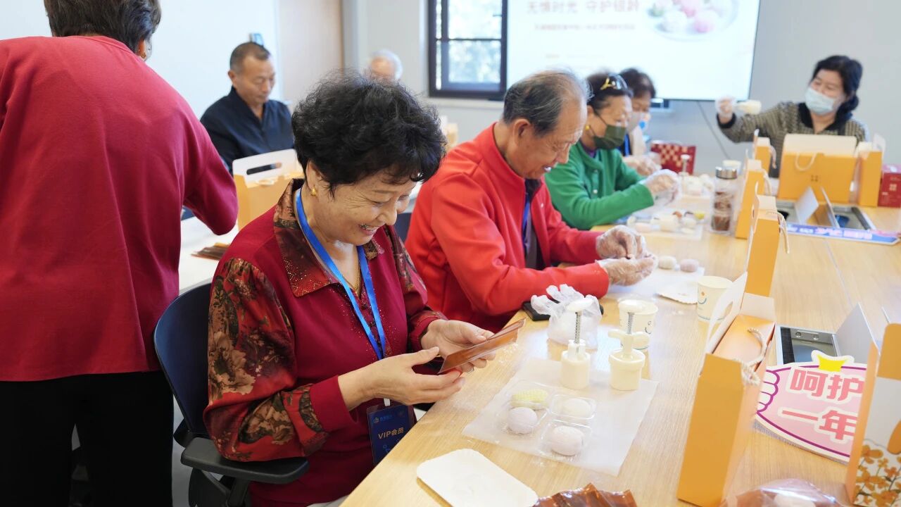 當(dāng)冰皮月餅遇上眼健康檢查，普瑞眼科這場活動甜度滿分！