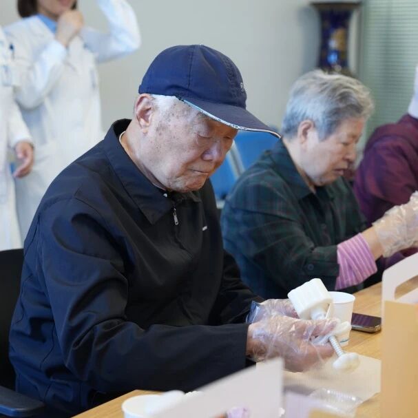 當(dāng)冰皮月餅遇上眼健康檢查，普瑞眼科這場活動甜度滿分！